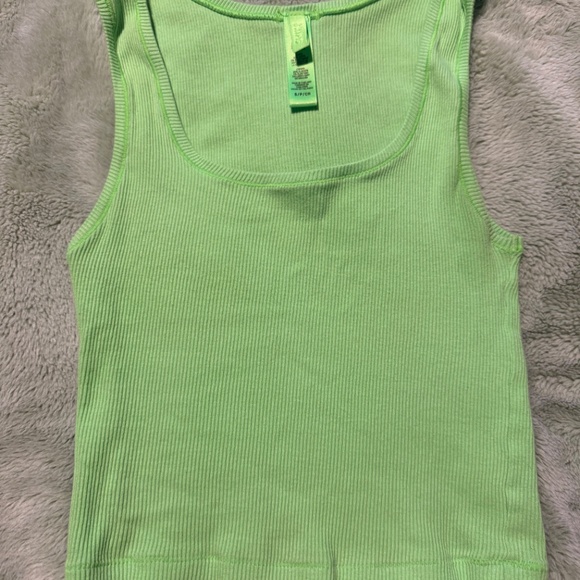 Skims Green Ribbed Tank Top - Picture 5 of 6